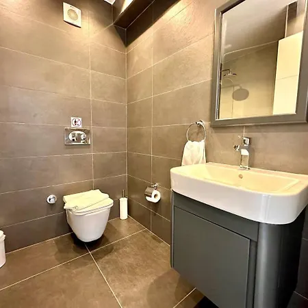 Apartment Retreat, Block A2, Unit 1 *